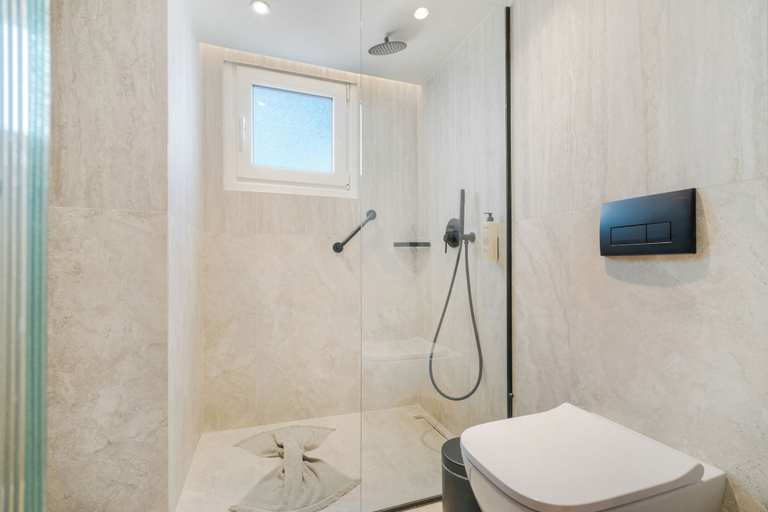 Bathroom 5, Capsis Astoria Heraklion Hotel, Crete