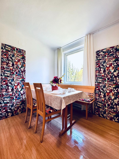 Others 4, Cozy Garden Villa near Danube For 16P, Wien