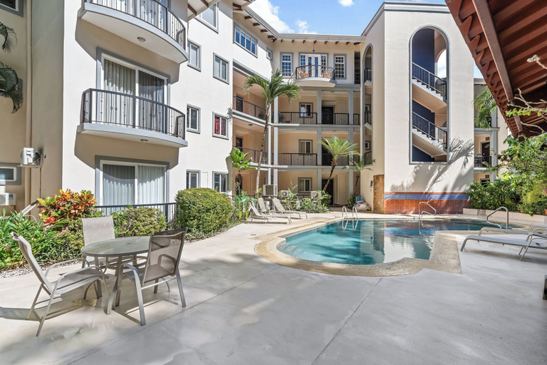 Sport & Beauty 4, 3-BD Beauty with Pool Near Beach, Santa Cruz
