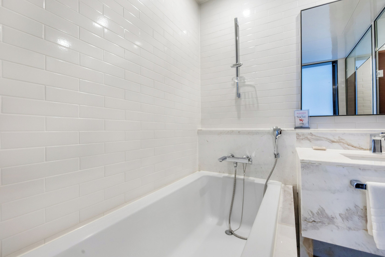 Bathroom 2, H Avenue Gwangalli Beach, Suyeong