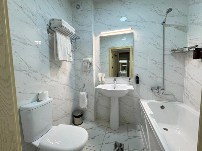 Bathroom 3, Reikartz Amirun Tashkent, Tashkent City