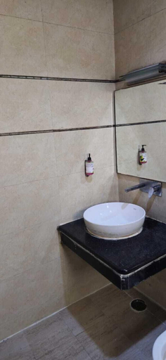 Bathroom 4, Royal Inn, Gurgaon