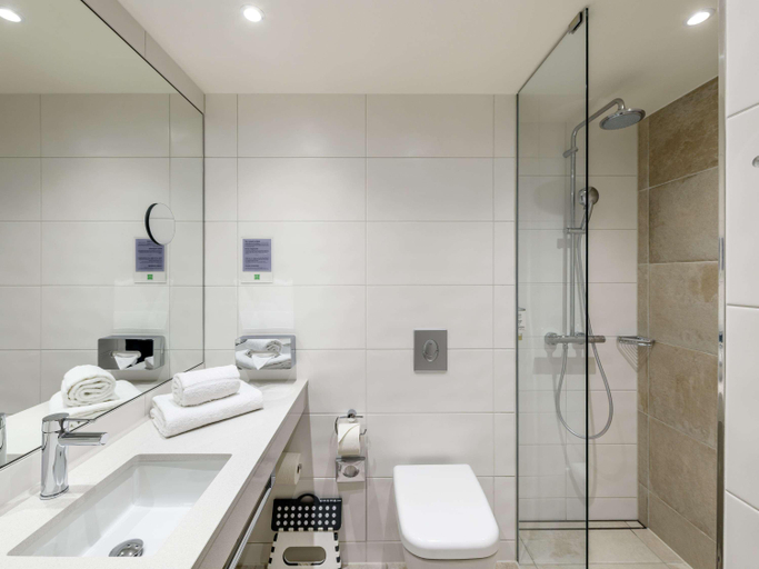 Bathroom 5, Ibis Styles Bamberg, Bamberg