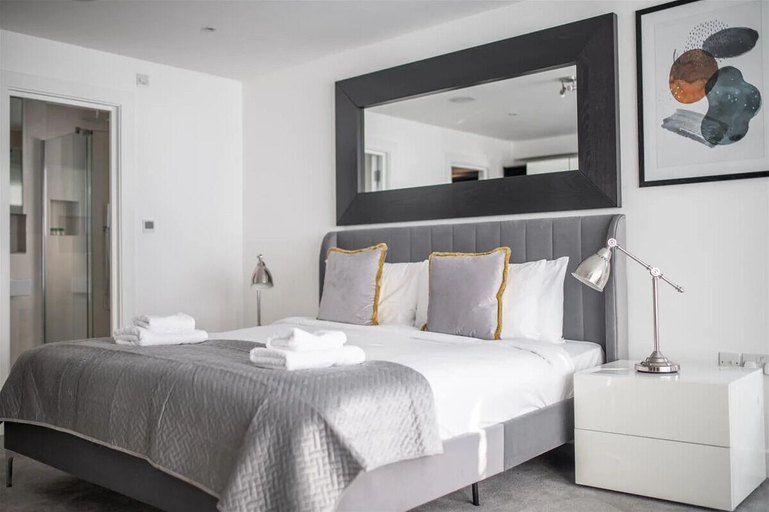 Bedroom 3, VESTO Sandmere Road, London