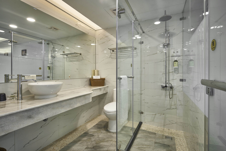 Bathroom 4, Menippe Hotel, Kaohsiung