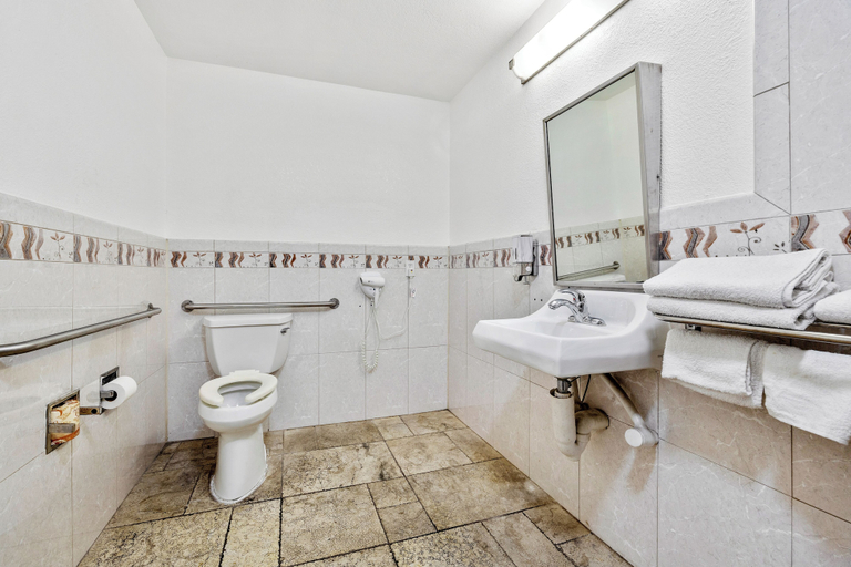 Bathroom 4, Americas Best Value Inn Milpitas Silicon Valley, Santa Clara