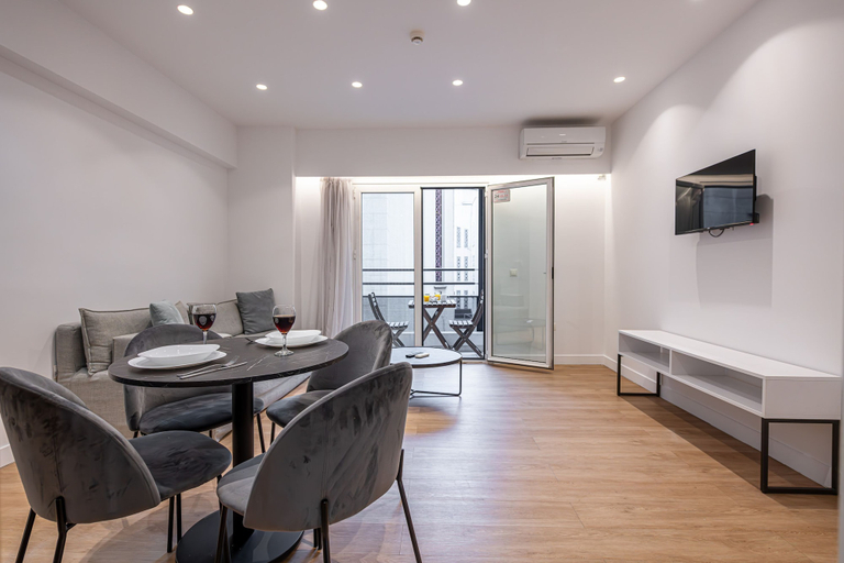 Room 1, Kriel Suites by LIV Homes Room 102, Attica