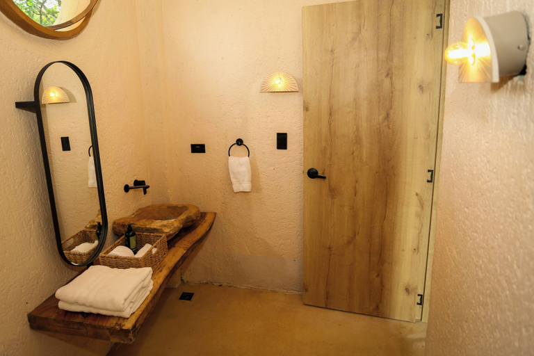 Bathroom 4, Hotel Tahití, Fredonia