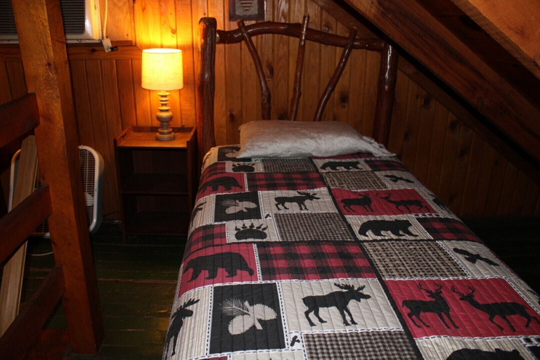 Bedroom 3, Hominy Ridge Cabins and Gift Shop, Jefferson