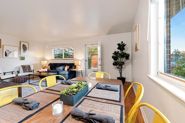Others 5, Ultimate Group Getaway Big Yard, Fire Pit, Grill, Larimer