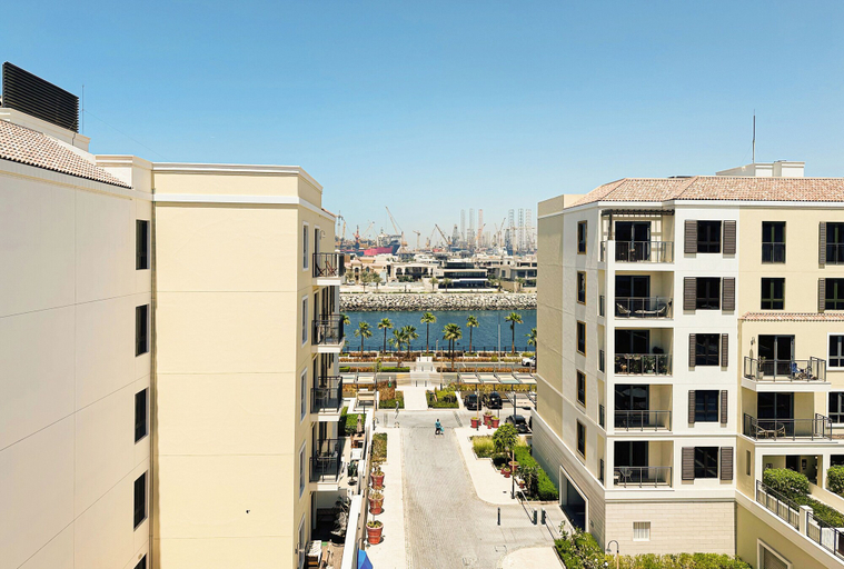 Exterior & Views, HiGuests - La Rive Classy 2BR & Balcony, Dubai
