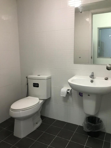 Bathroom 3, NIDO Guest house Impact Arena, Pak Kret