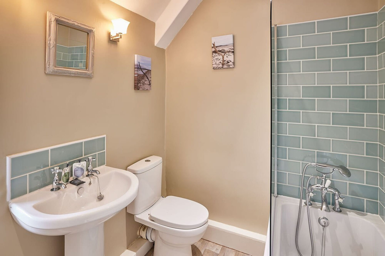 Bathroom 4, Host Stay Melody s Cottage, Northumberland