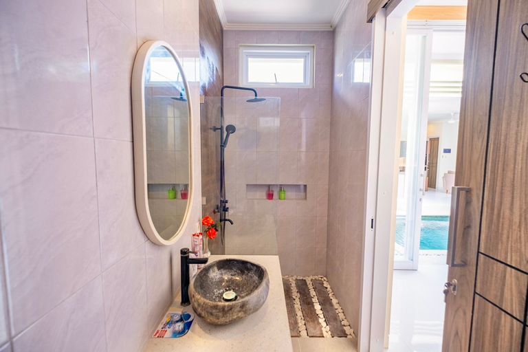 Bathroom 5, Villa Kamandari, Badung
