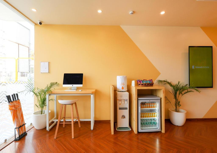 Public Area 2, Bloom Hotel - Golf Course Road, Sector 43, Gurgaon