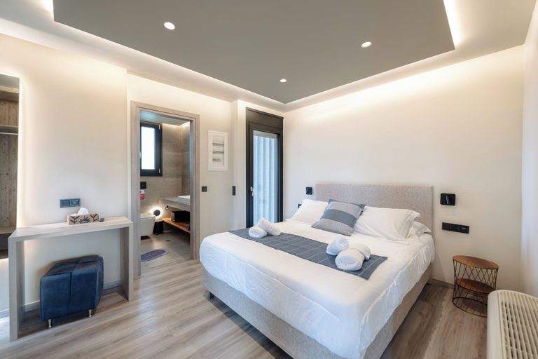 Room 4, Grand Kourouta Pool Apartments, West Greece