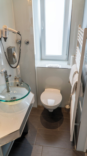 Bathroom 4, Central Hotel, Flensburg