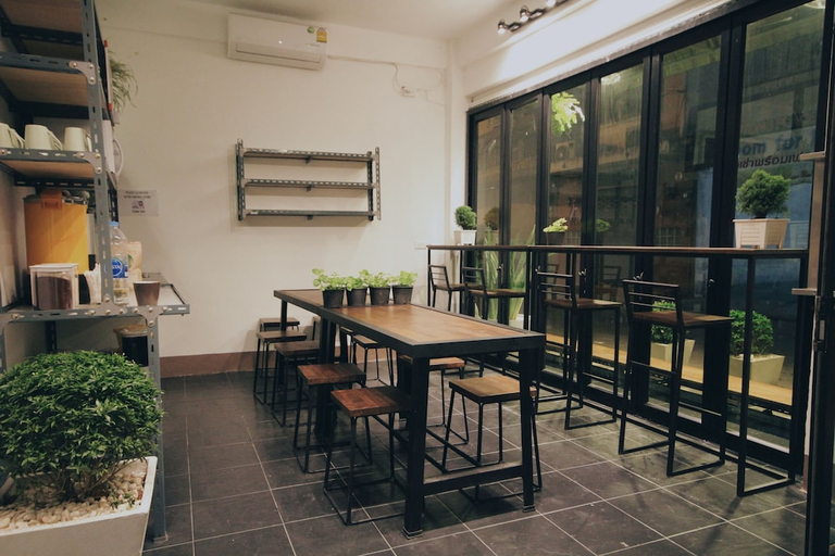 Food & Drinks 2, Mint Hostel, Phra Nakhon