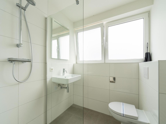 Bathroom 3, Holiday Home by Lake Beach Simonshaven, Bernisse