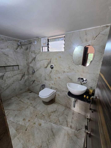 Bathroom, The Jungle Woods Resort, Seoni