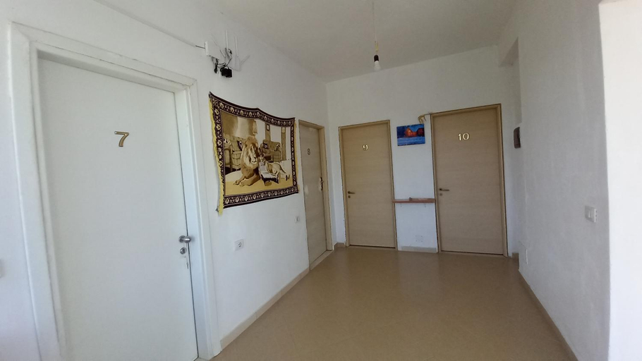 Others 2, Lion's rooms, Vlorës