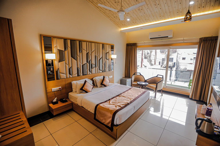 Others 5, Hotel Mukut Mani Govardhan, Mathura