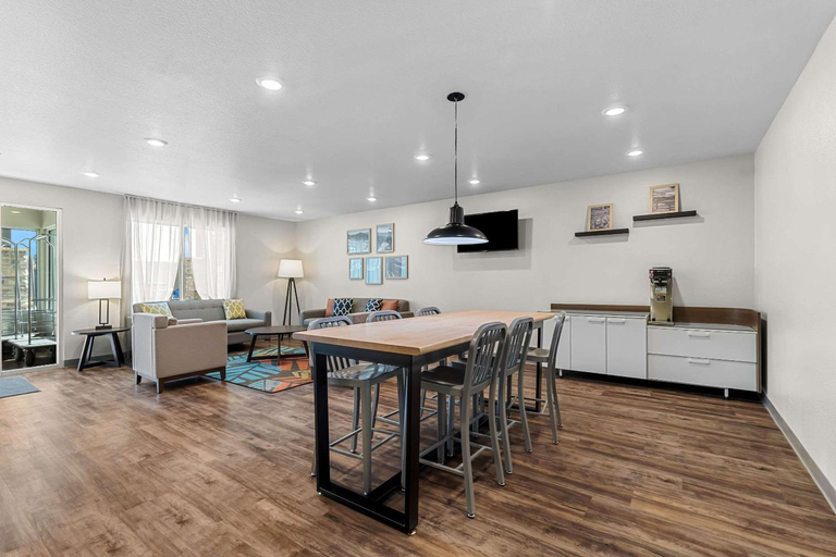 Public Area 2, Woodspring Suites Corona, Riverside