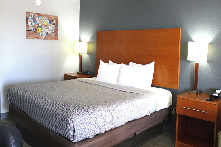 Bedroom 3, Econo Lodge Franklin South, Simpson