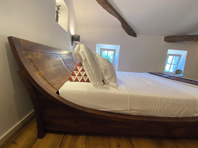 Bedroom 2, Aux Berges du Libre, Aude
