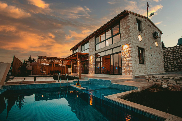 Others 3, villa sunrise, Kale
