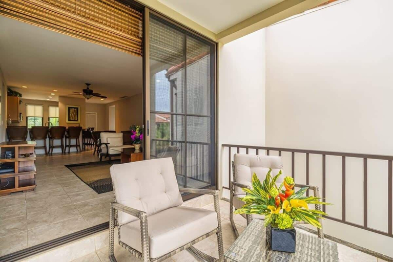 Others 4, 3-Bedroom, 2-Bath Condo Overlooking Pool, Carrillo