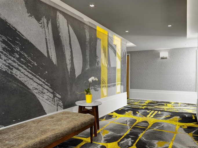 Public Area 4, Hotel Arts, Division No. 6