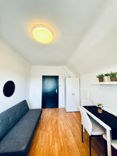 Others 5, Cozy Garden Villa near Danube For 16P, Wien