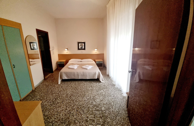 Bedroom 2, hotel Anny, Ravenna