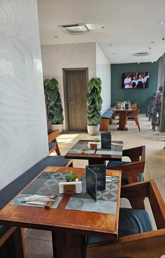 Food & Drinks, RT properties at the Lennox, Accra