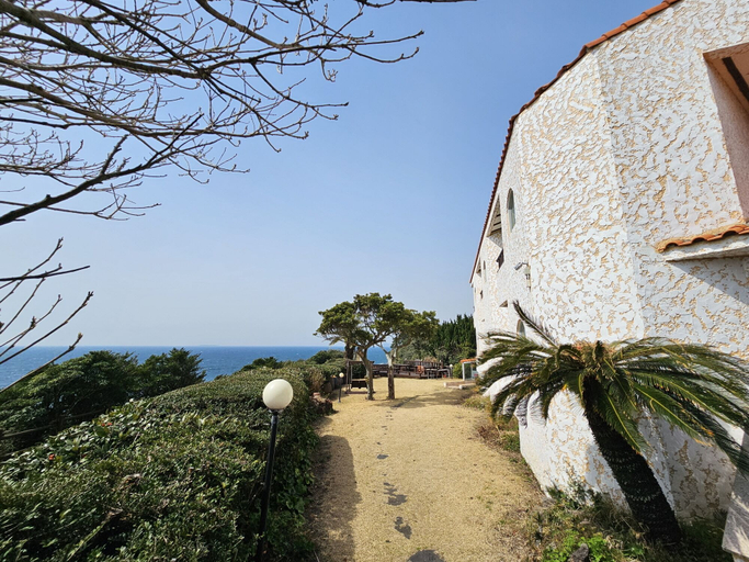 Others 5, Tteuribada Pension, Seogwipo