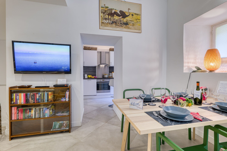Room 3, Two Levels Apt In Historical Building, Alpes-Maritimes