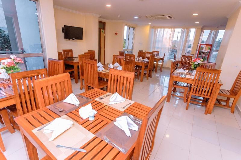 Food & Drinks 4, SELIG HOTEL, Moshi Urban