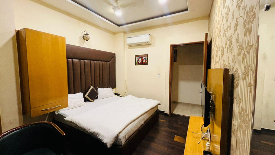 Bedroom 2, Hotel New Holiday , Bhilwara