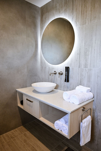 Bathroom 3, Tatum, Horowhenua
