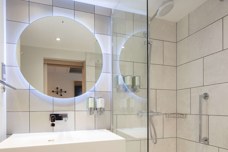 Bathroom 5, Hampton by Hilton York Piccadilly, York