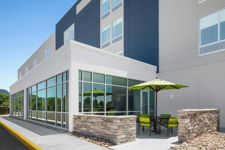 Exterior & Views 2, Springhill Suites By Marriott Roanoke North, Roanoke