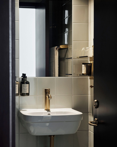 Bathroom 4, Hotel Petra, Copenhagen