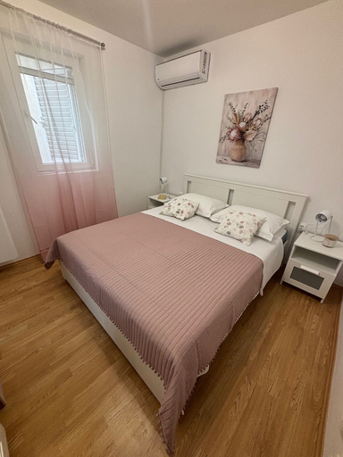 Bedroom 2, Apartmani Vela Makarska, Makarska