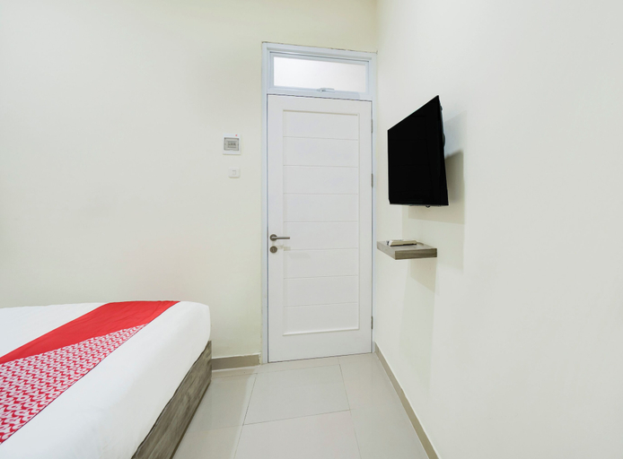 Bedroom 3, Hotel O Denpasar Near Transtudio Mall Formerly Ulun Suwi Guesthouse, Denpasar