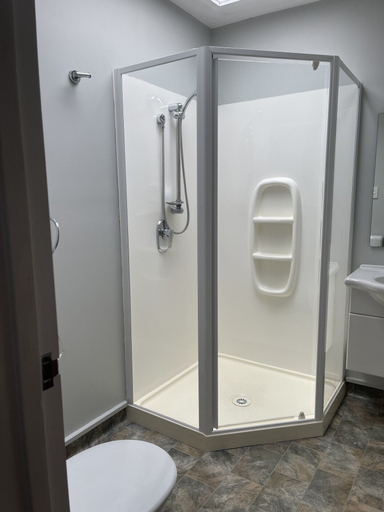 Bathroom 3, Earnslaw Motel, Christchurch