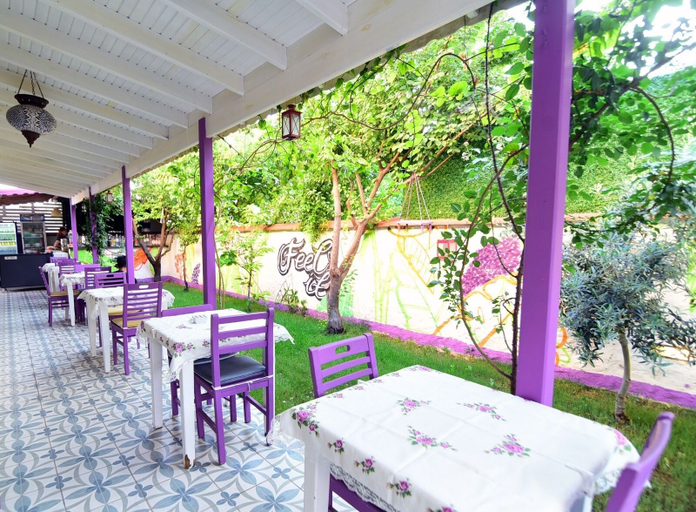 Others 5, Mor Salkım Konağı, Çeşme