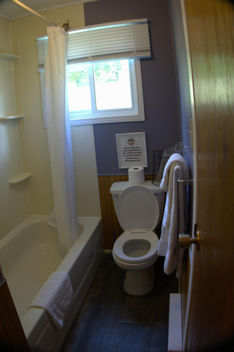 Bathroom 5, Port Loring Northland Motel, Parry Sound