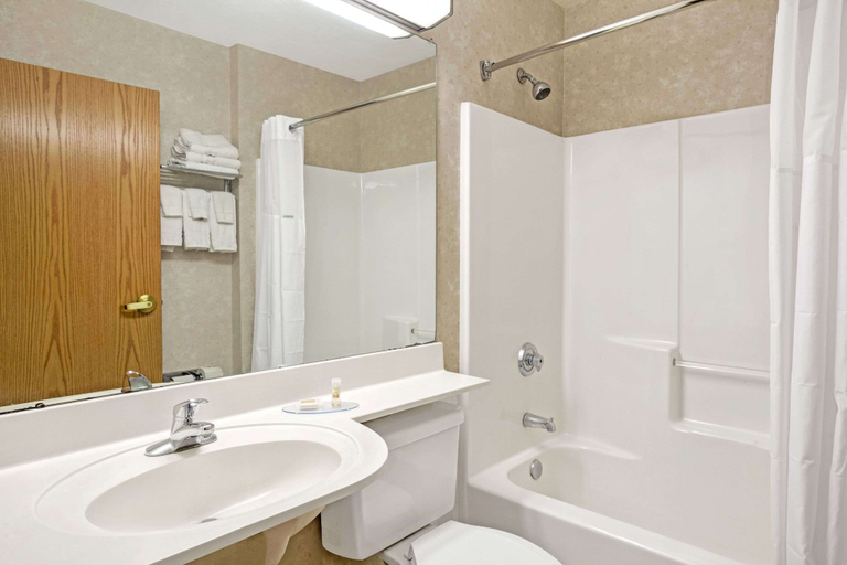 Bathroom 4, Days Inn by Wyndham Sturbridge, Worcester
