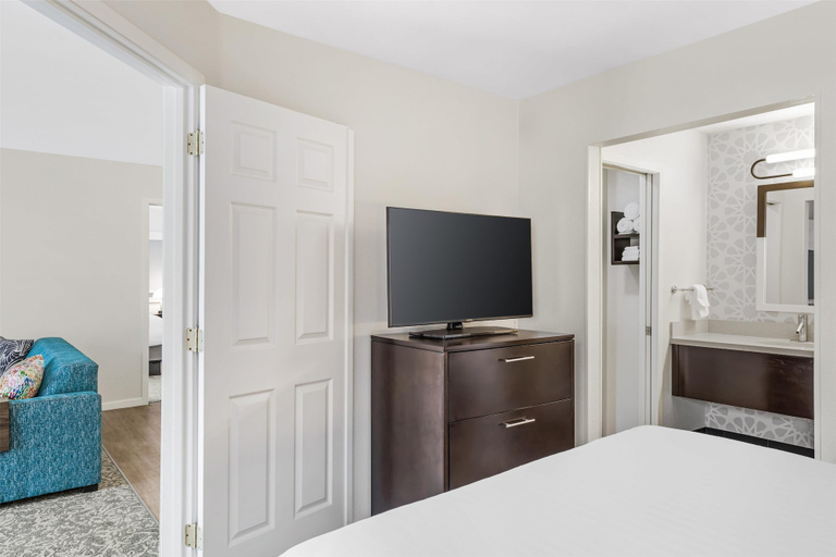 Bedroom 4, Sonesta ES Suites Chatsworth, Los Angeles